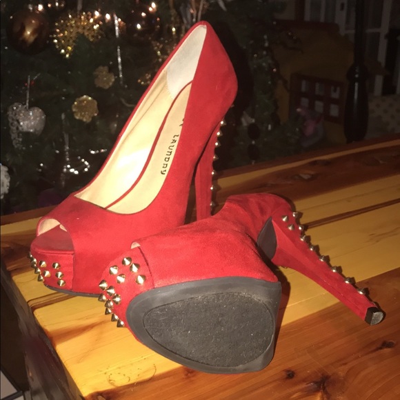 Like New Chinese Laundry Red Heels Gold Spikes 7.5 - Picture 7 of 7